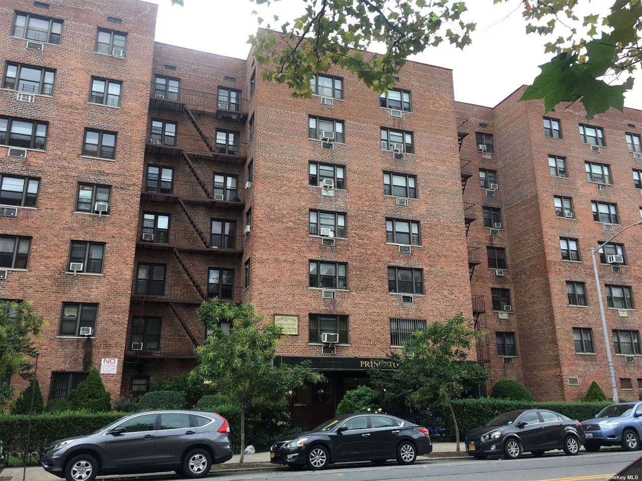 5530 99 Street - Photo 1