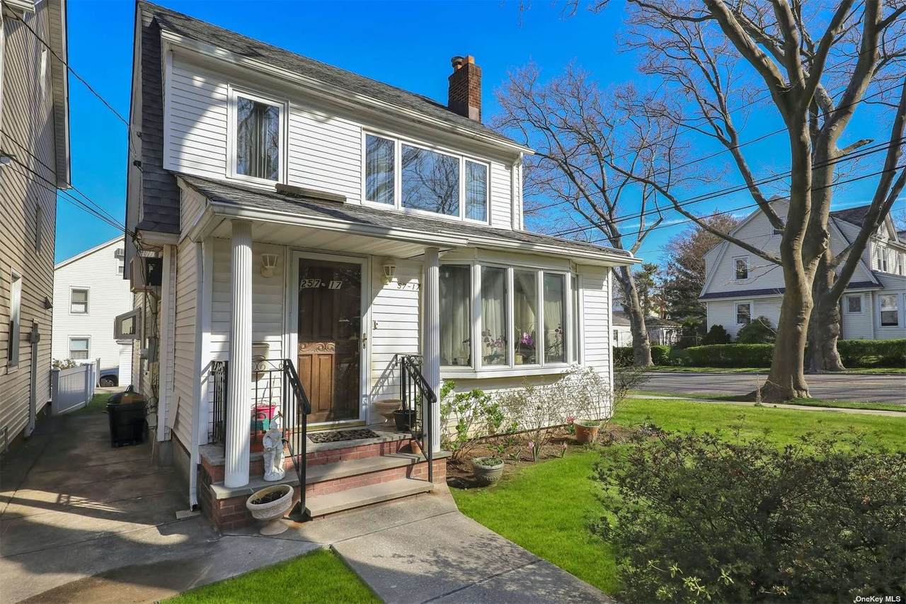 25717 Pembroke Avenue - Photo 1