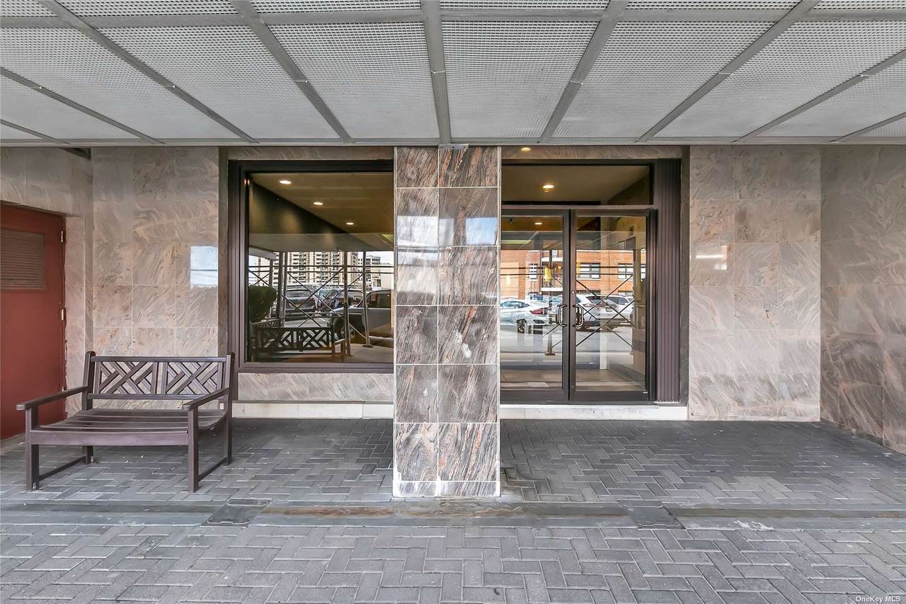 55 Monroe Boulevard - Photo 1