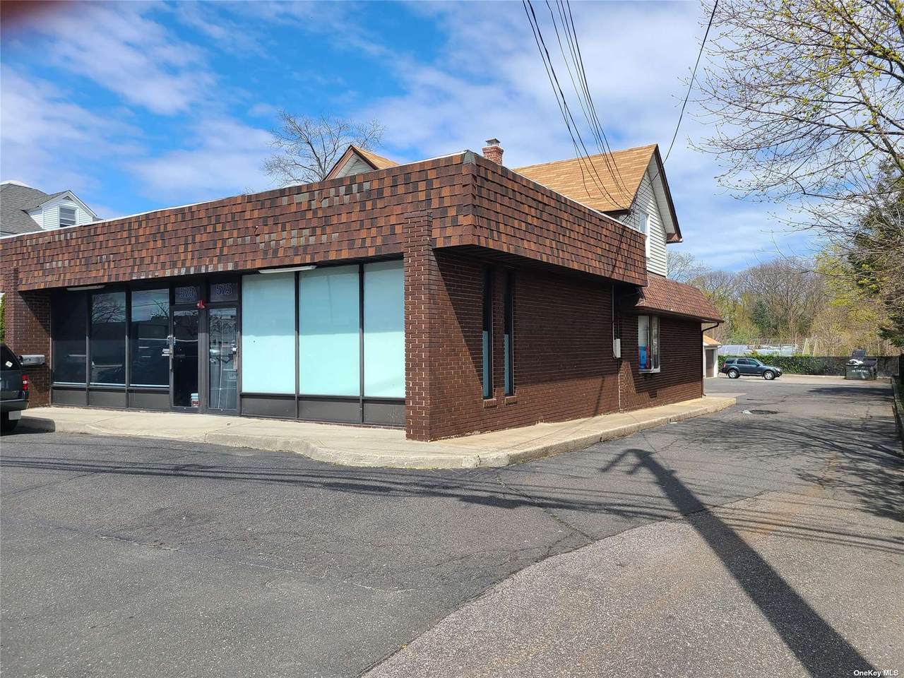 525 Patchogue Road - Photo 1