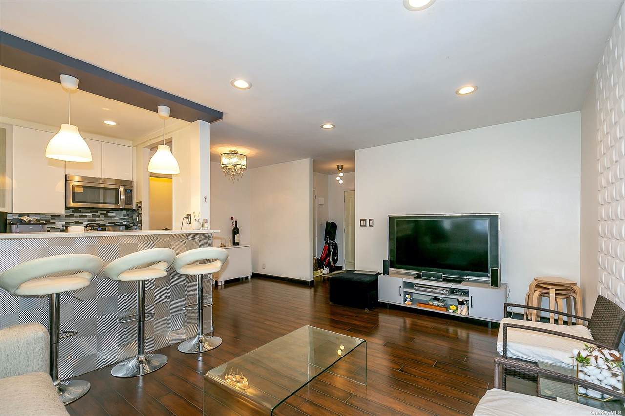 18 Edward Street - Photo 1