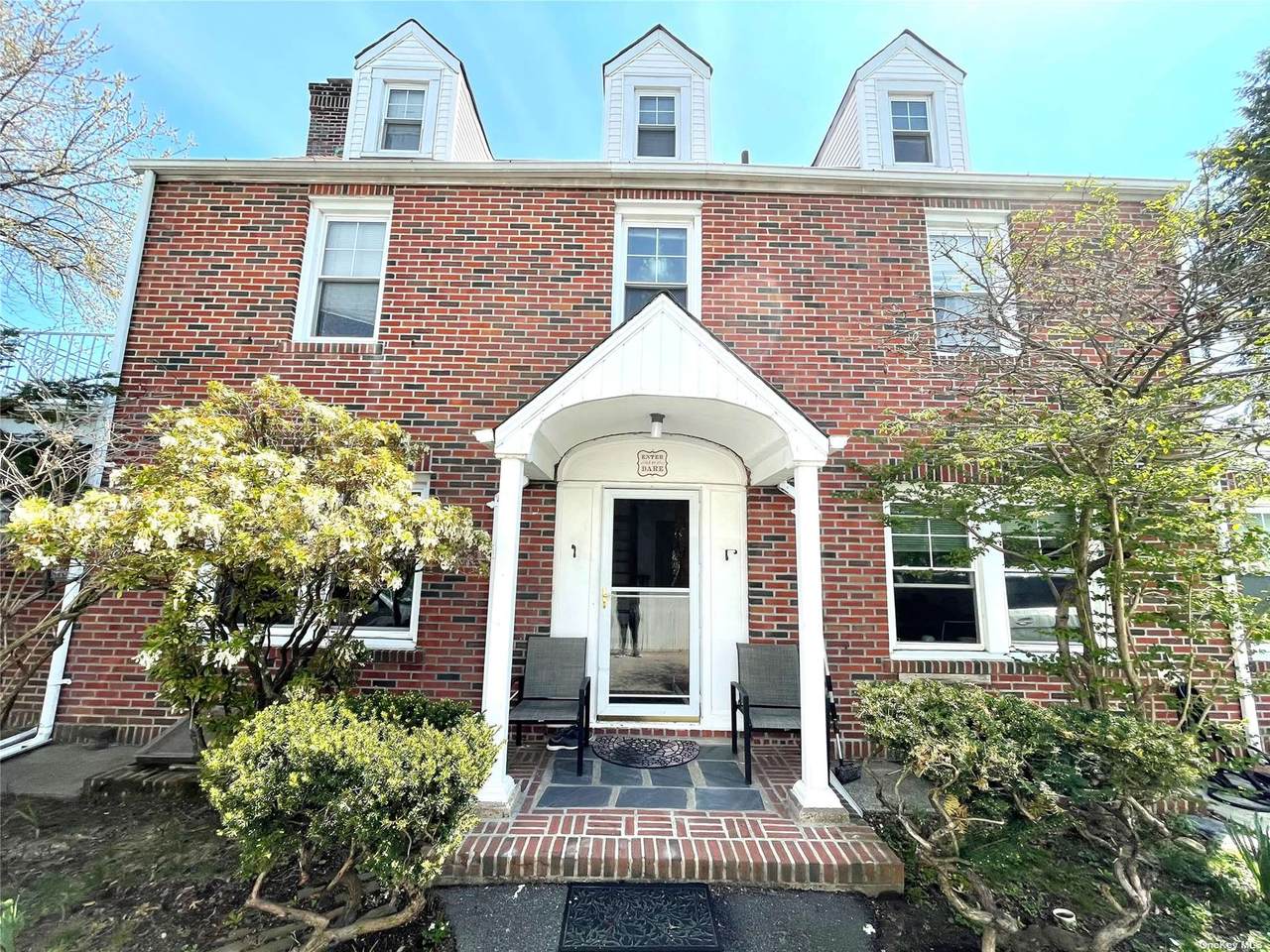 147-44 Jasmine Avenue - Photo 1