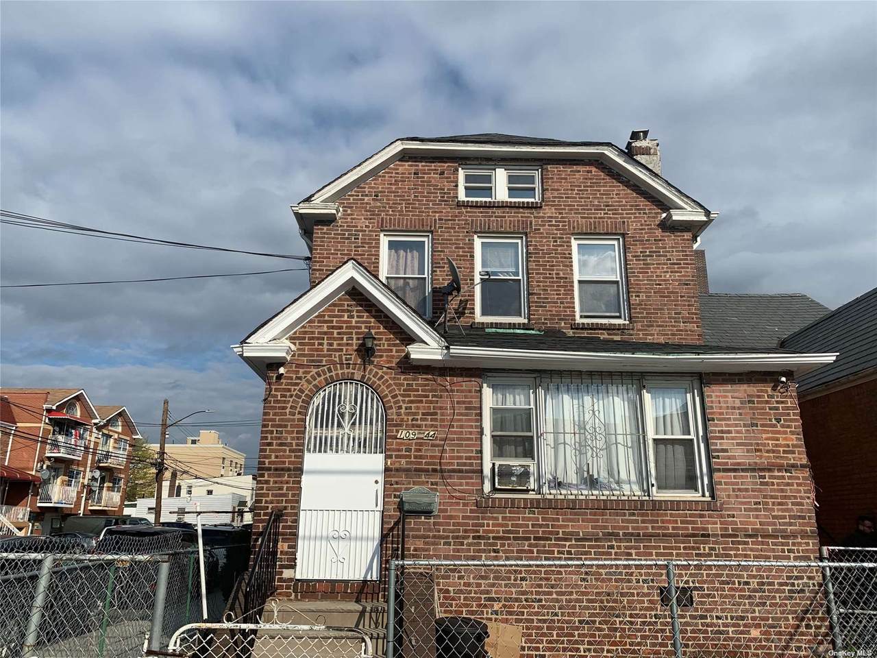 109-44 Saultell Avenue - Photo 1