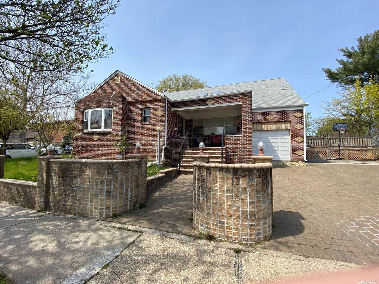 190-05 48 Avenue - Photo 1