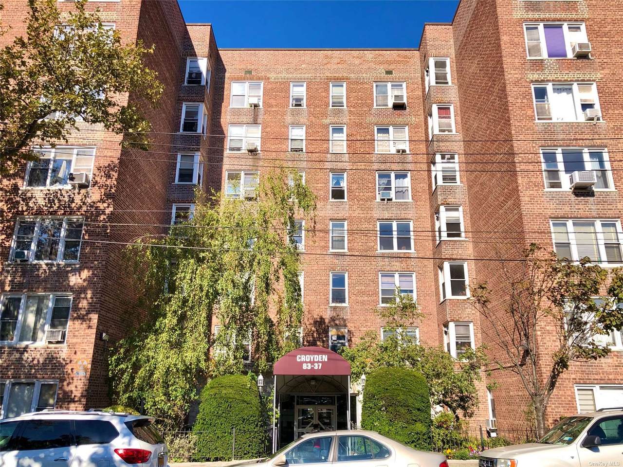 83-37 St. James Avenue - Photo 1