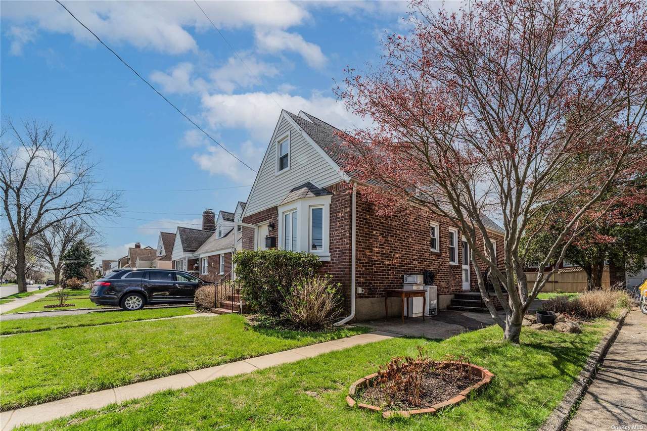 1069 6th Street - Photo 1