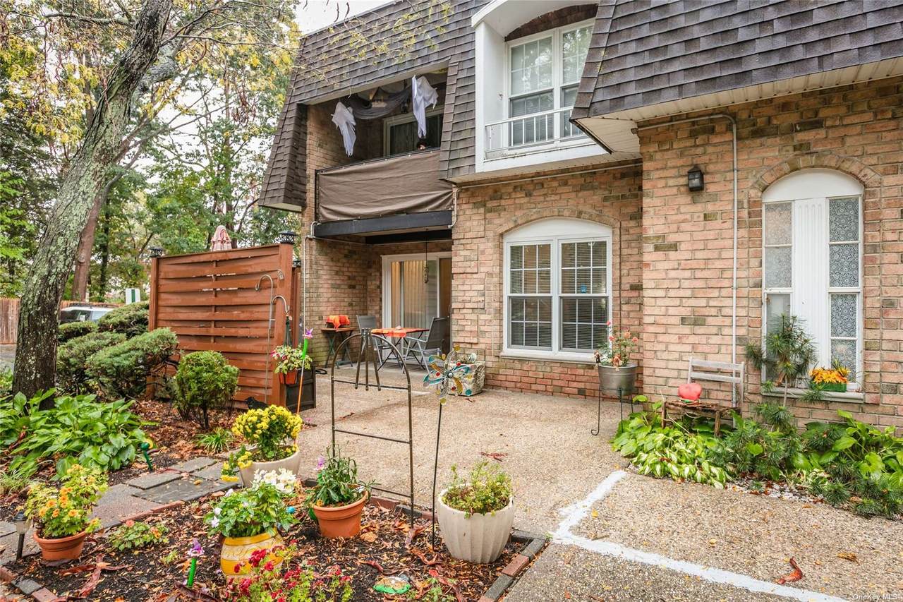 655 Middle Country Road - Photo 1