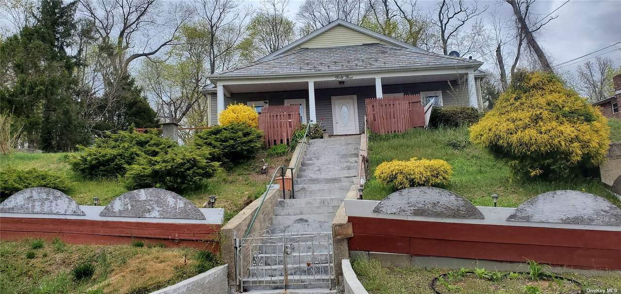 43 Ravine Avenue - Photo 1