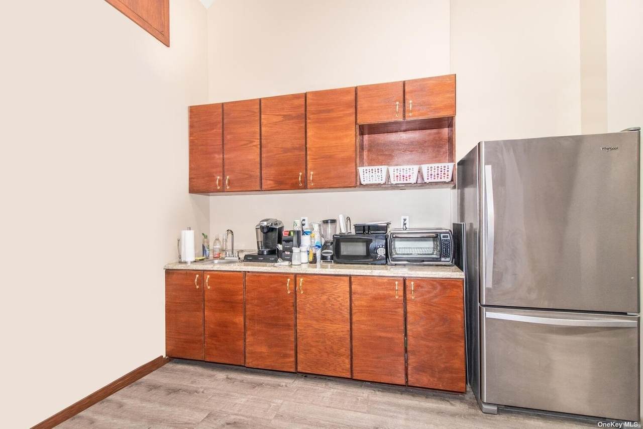 205-02 Jamaica Avenue - Photo 1