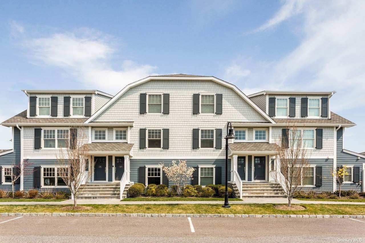 4 Village Green Drive - Photo 1