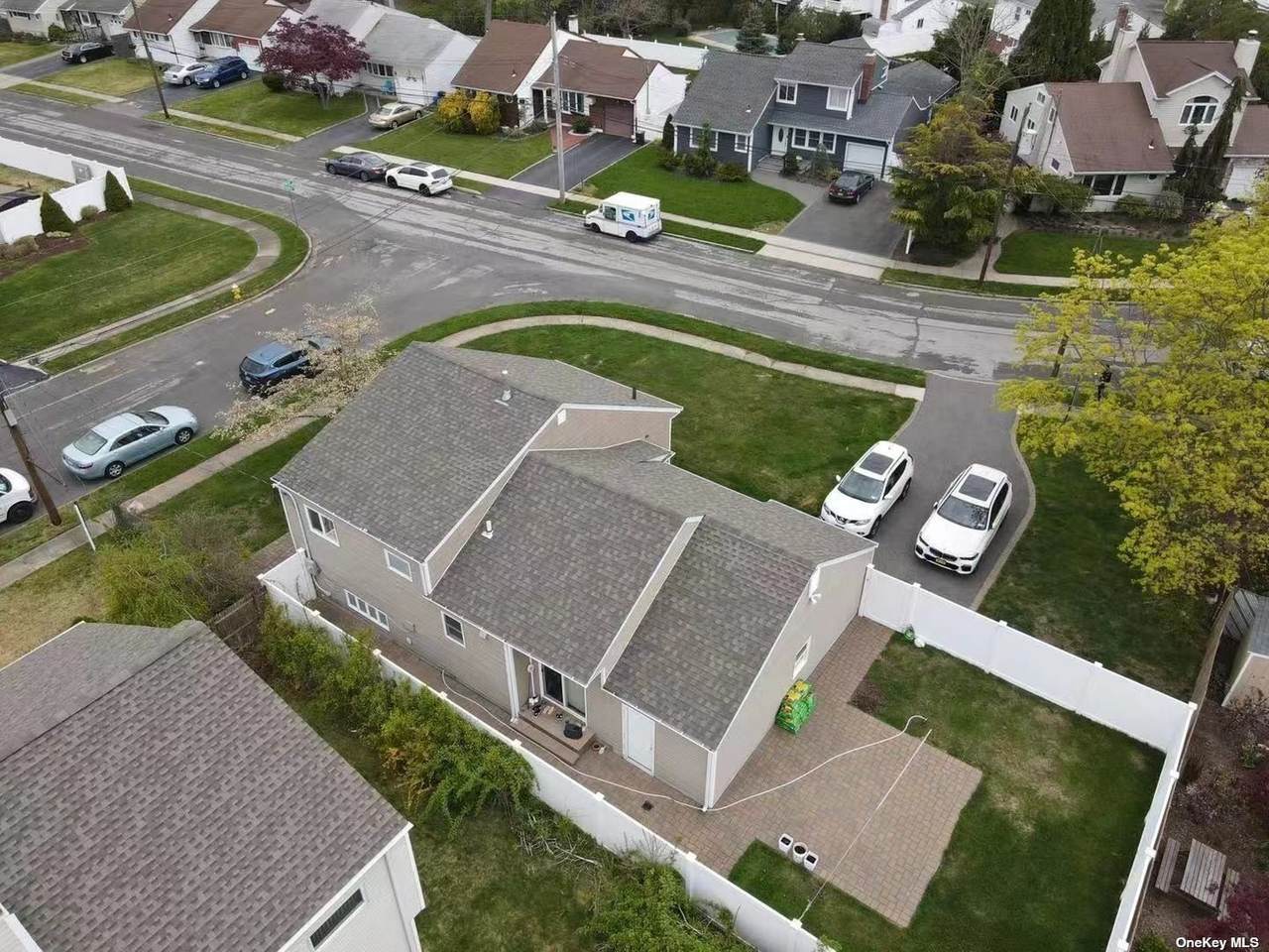 12 Thomas Drive - Photo 1
