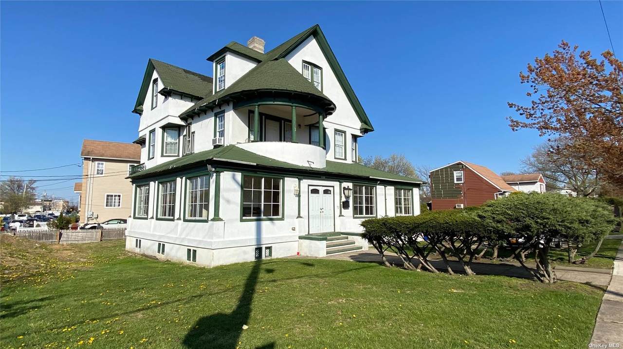 31-36 Mott Avenue - Photo 1