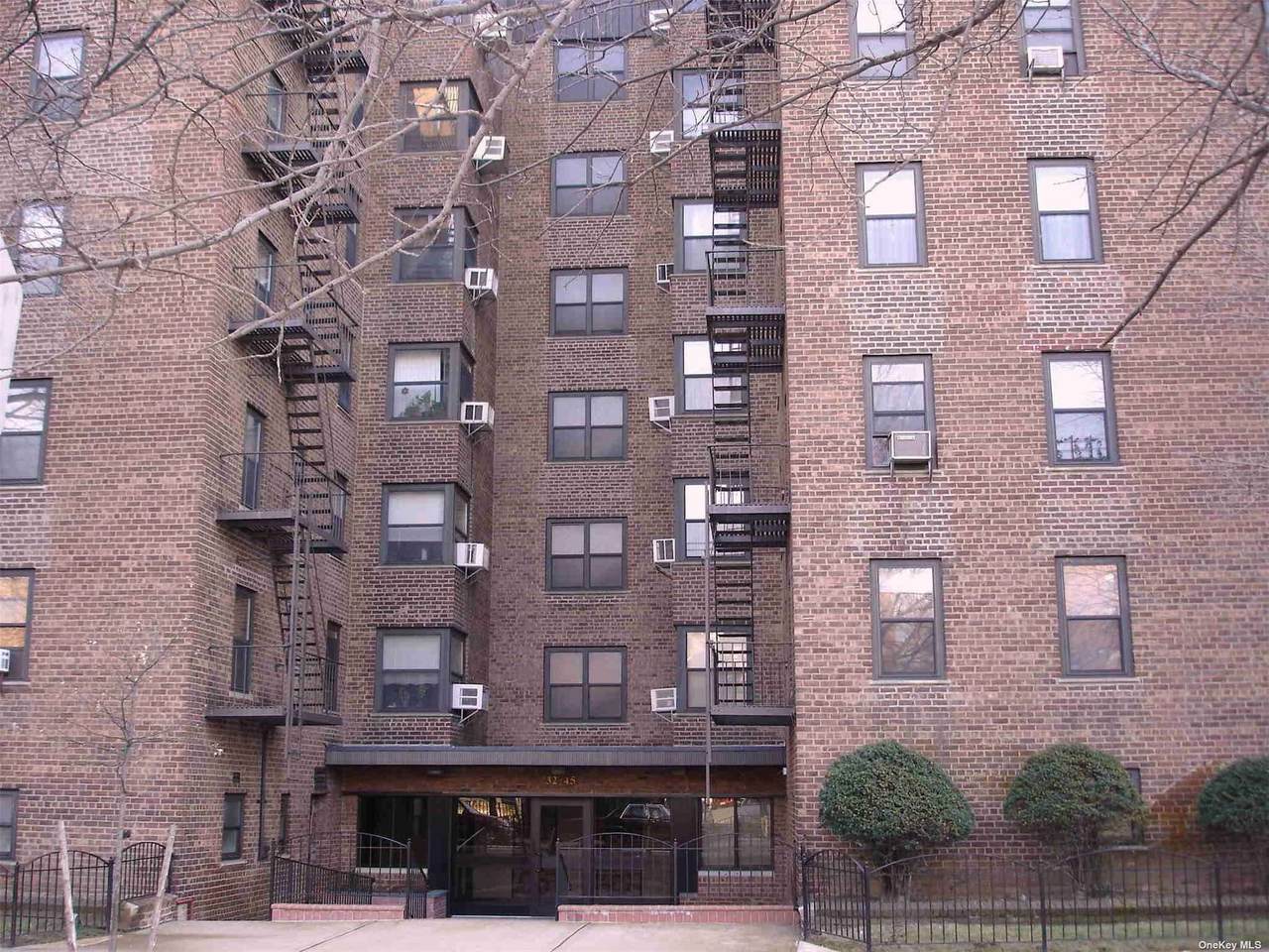 90-09 Northern Boulevard - Photo 1