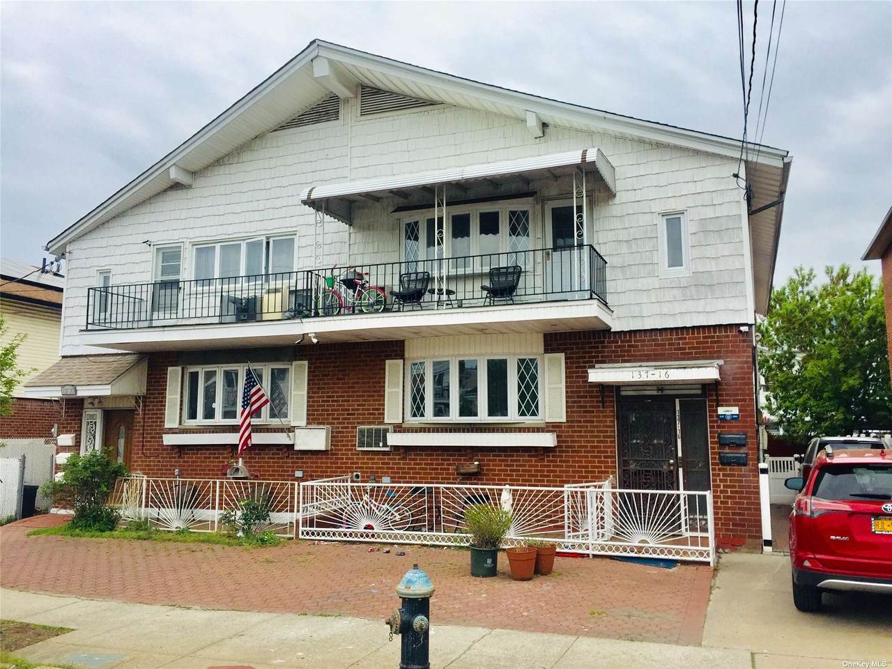 137-16 80th Street - Photo 1