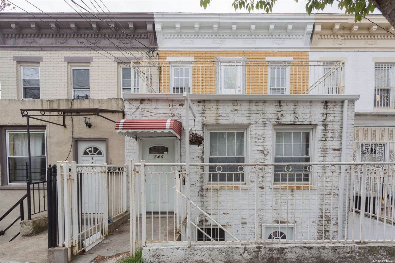 740 Shepherd Avenue - Photo 1