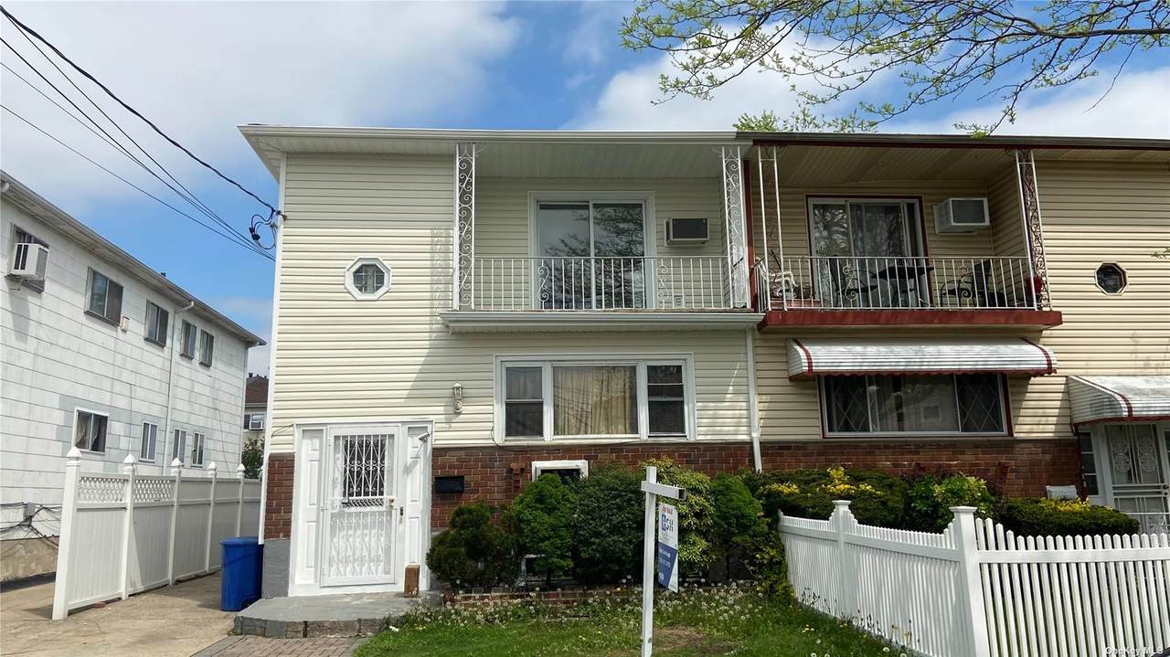 149-49 Weller Lane - Photo 1