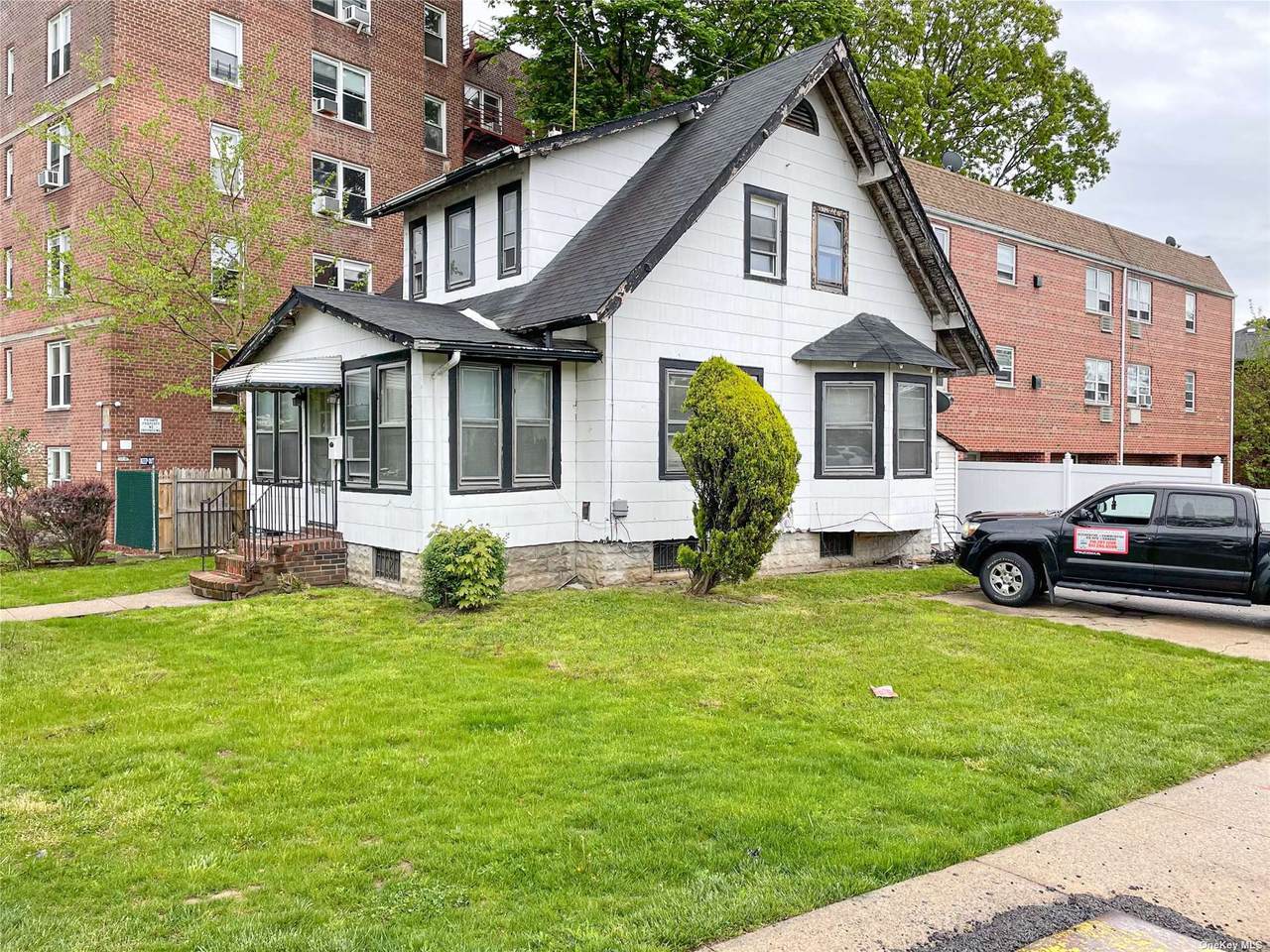 189-02 Crocheron Avenue - Photo 1