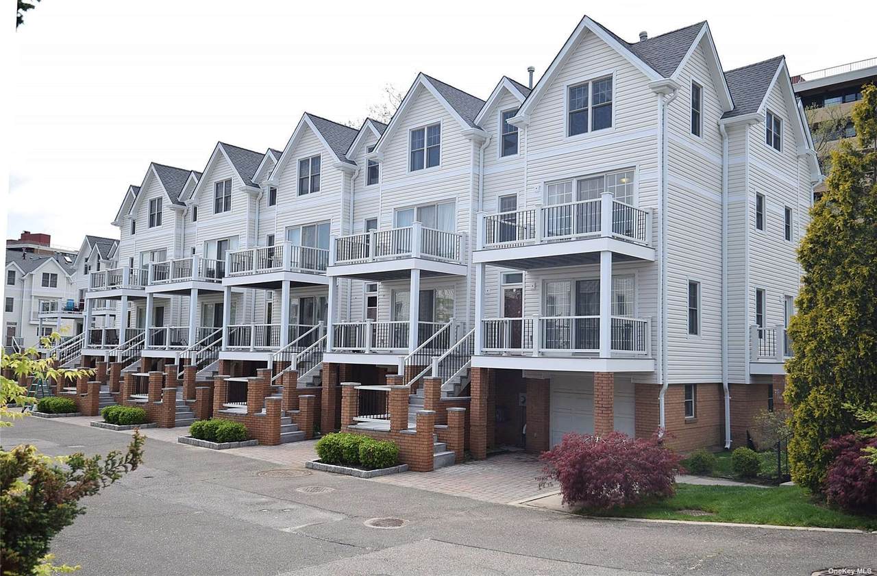 168-06 Powells Cove Boulevard - Photo 1