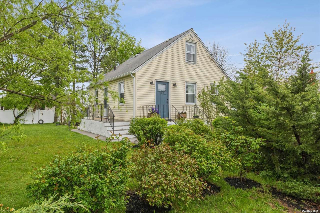 310 Parkside Court - Photo 1