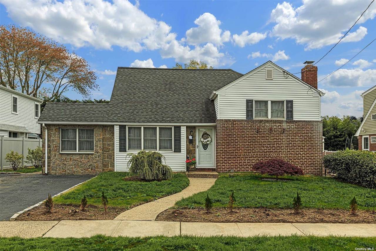 2403 Bayview Avenue - Photo 1