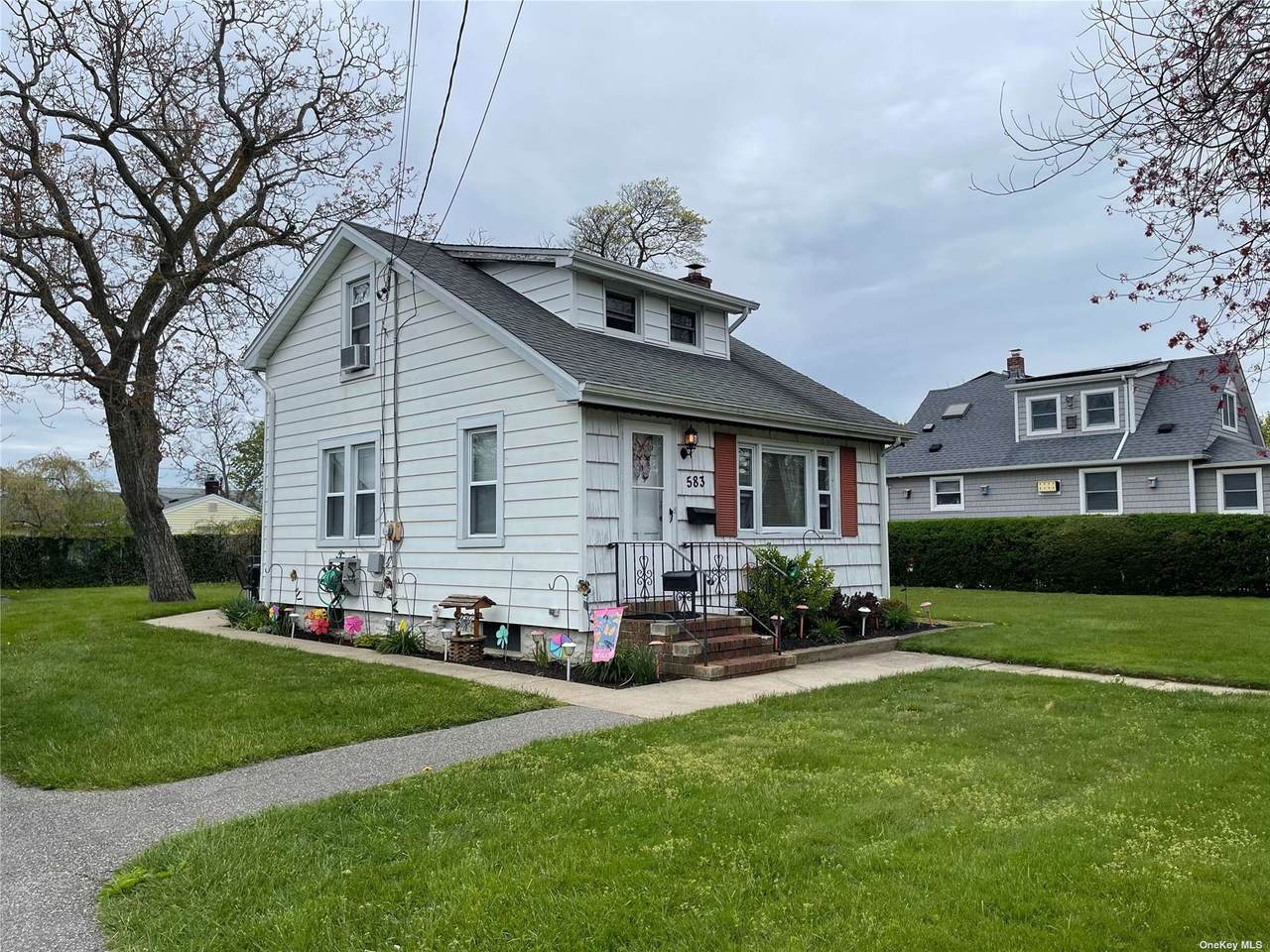 583 15th Street - Photo 1