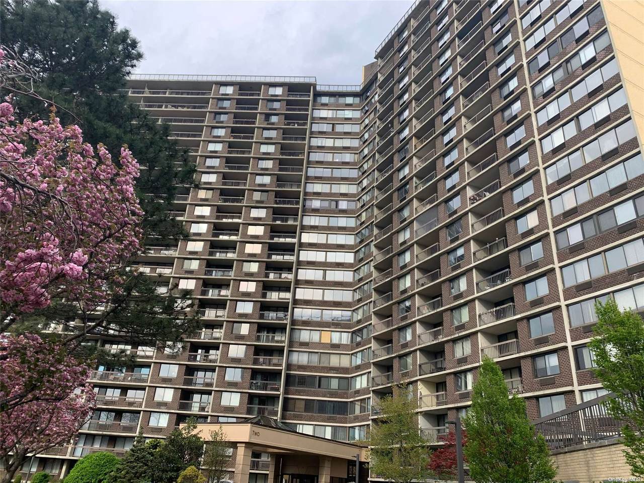 2 Bay Club Drive - Photo 1