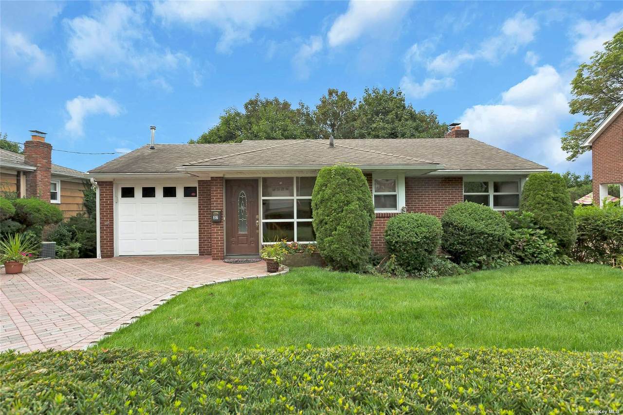 37 West Drive - Photo 1