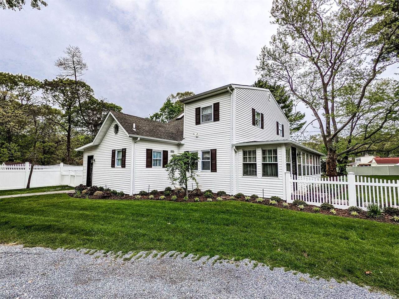 430 Landing Avenue - Photo 1