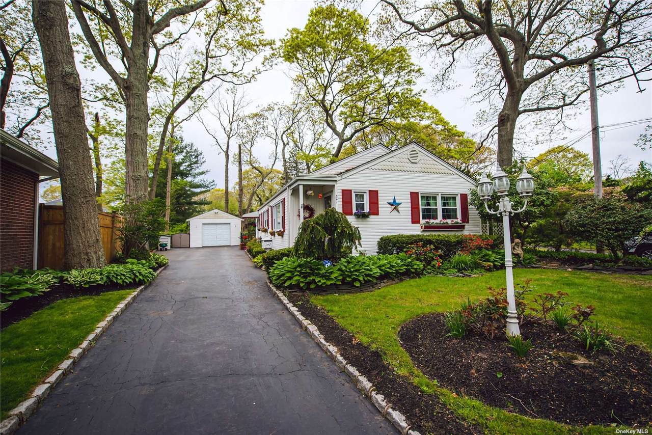 541 Brooklyn Boulevard - Photo 1