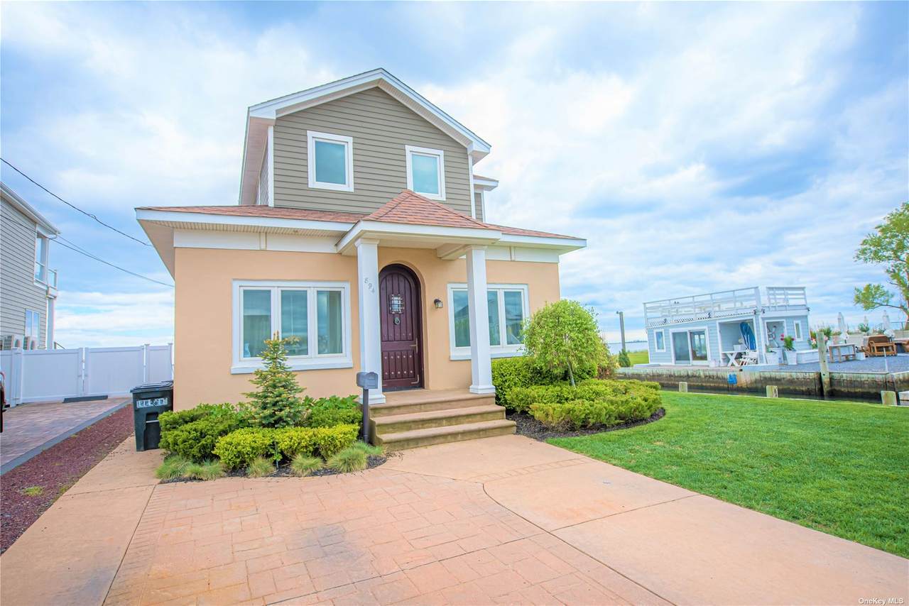 894 Bay 9th Street - Photo 1