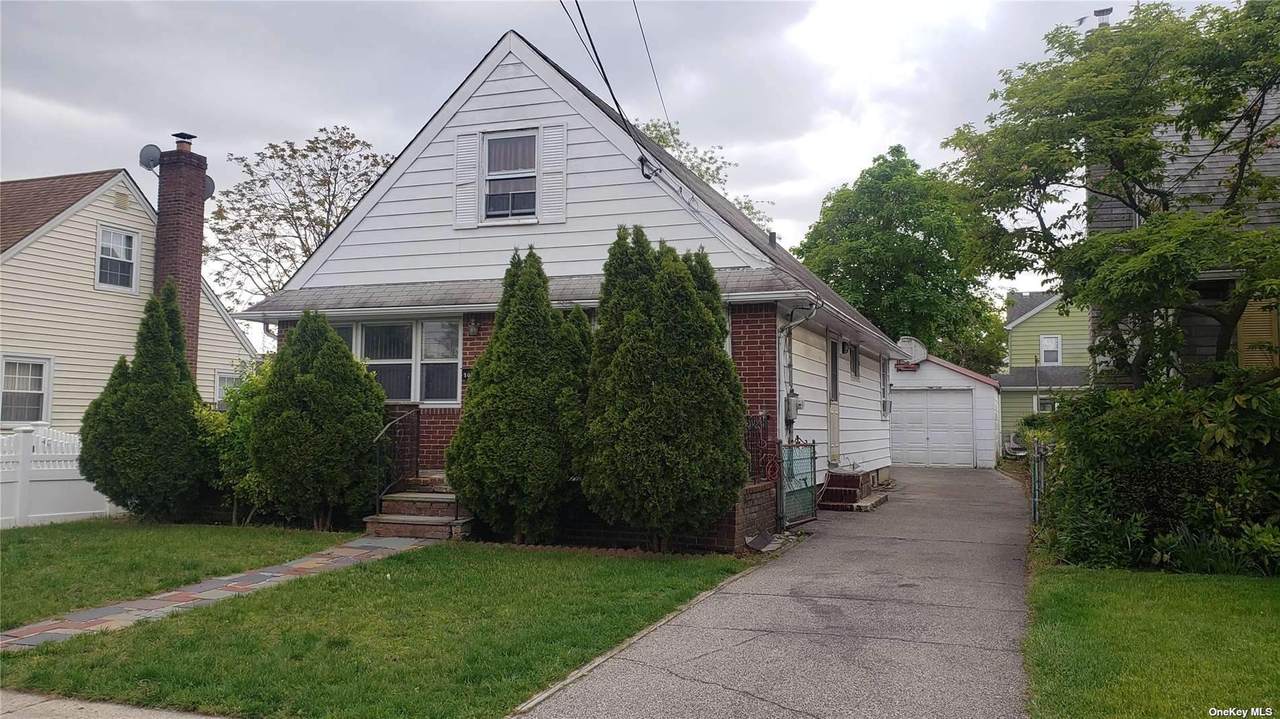 1011 7th Street - Photo 1