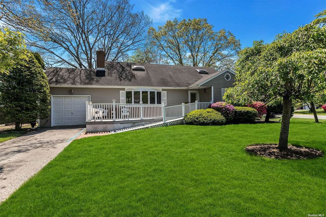 22 White Oak Street - Photo 1