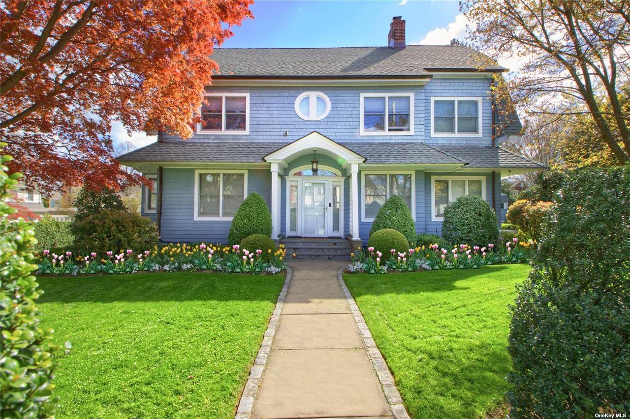 302 Warwick Avenue - Photo 1