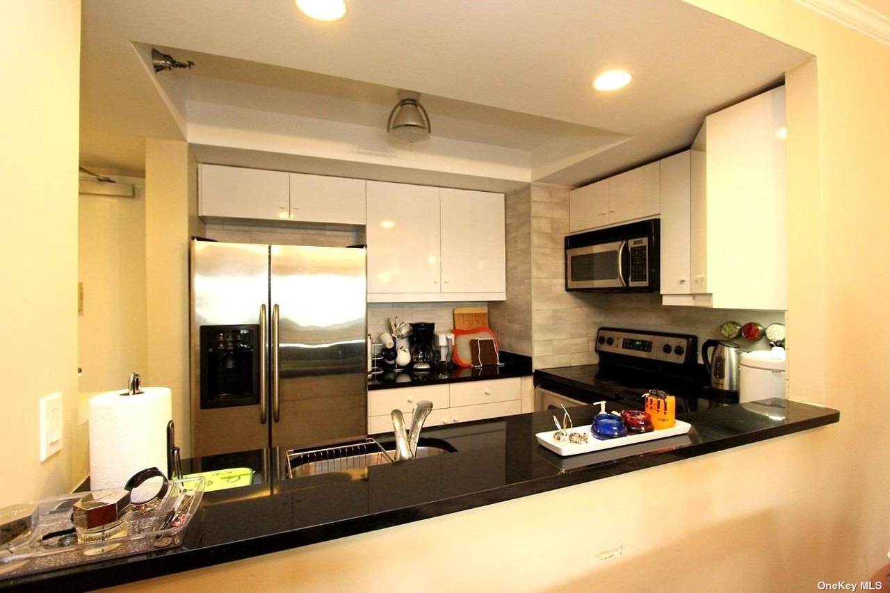 88 Cuttermill Road - Photo 1