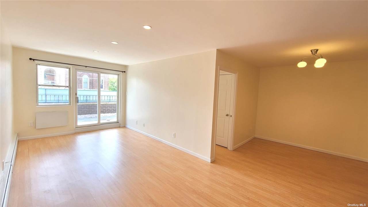 25-96 Steinway Street - Photo 1