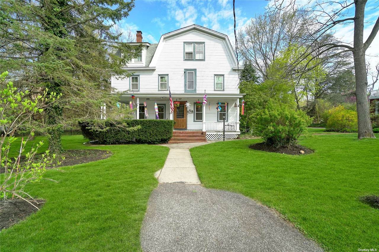 9 Carlton Avenue - Photo 1