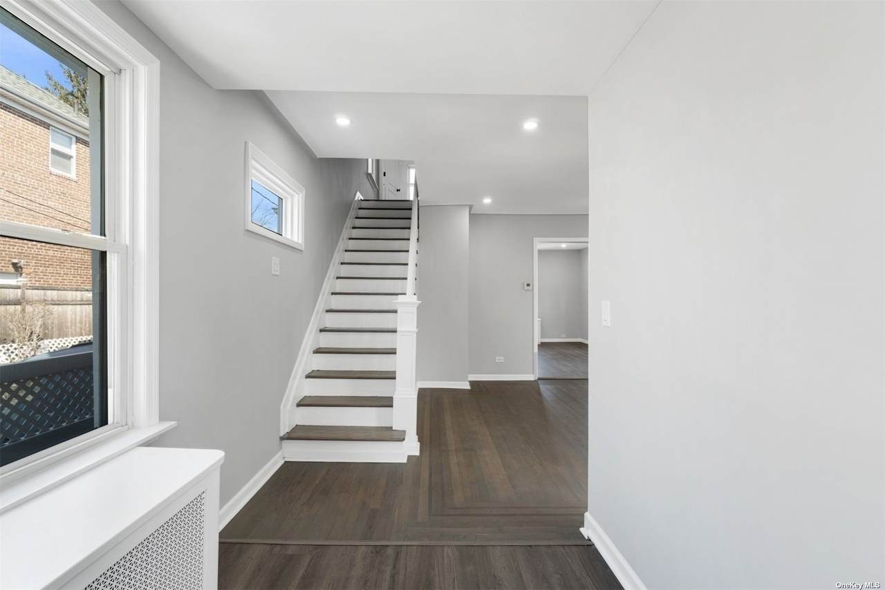 844 Hollywood Avenue - Photo 1