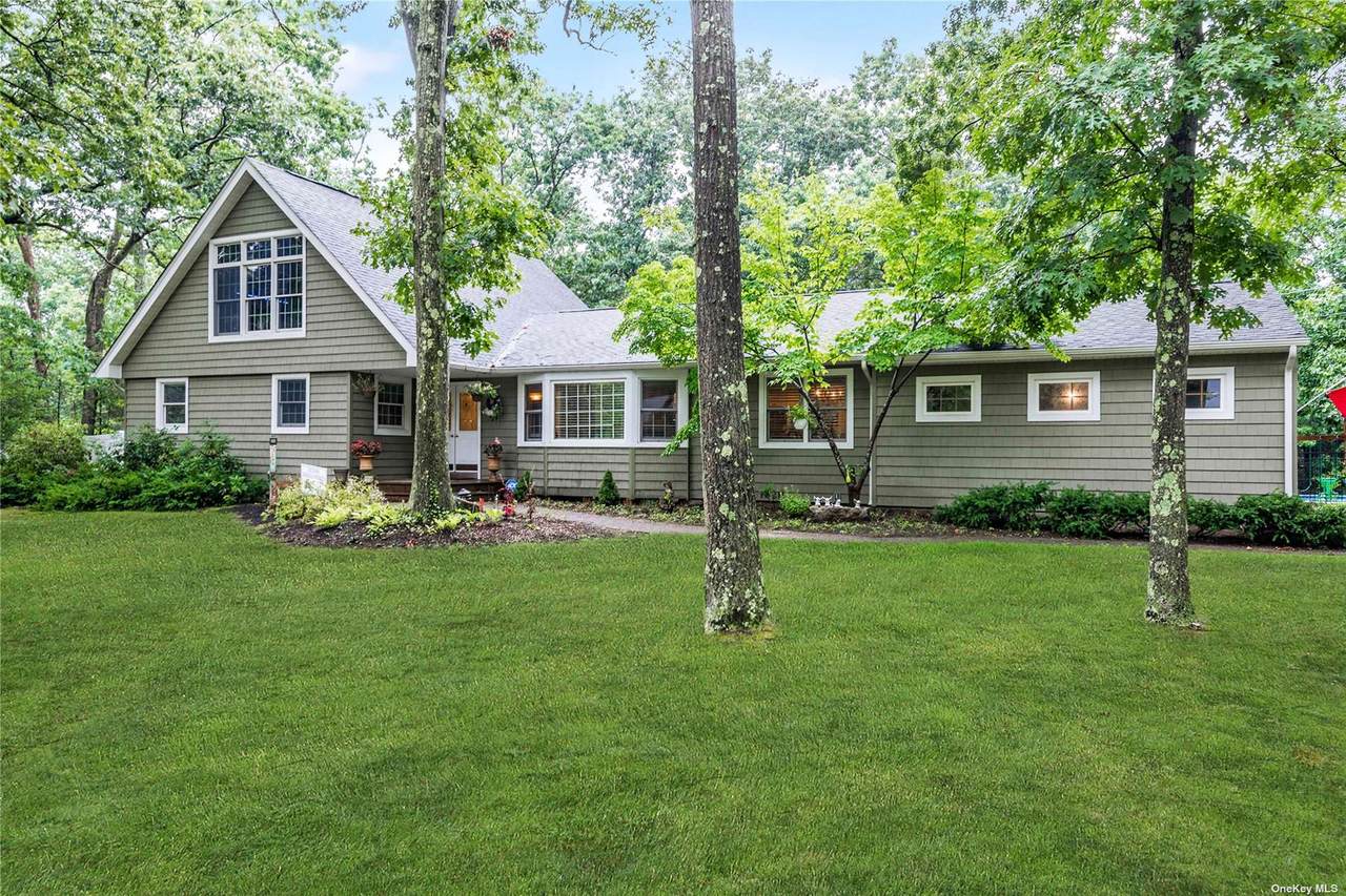3 Greenleaf Drive - Photo 1