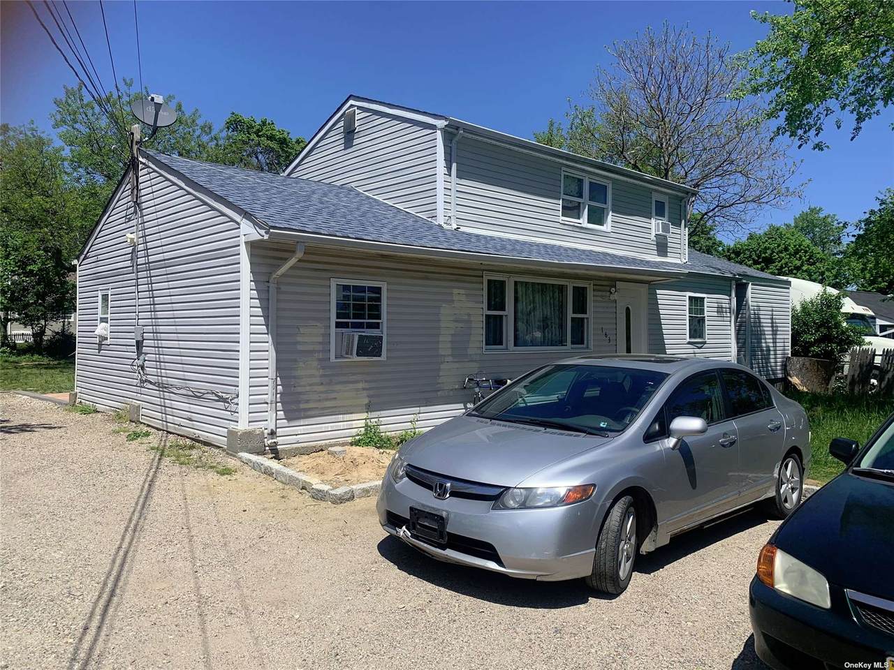 163 Suffolk Avenue - Photo 1