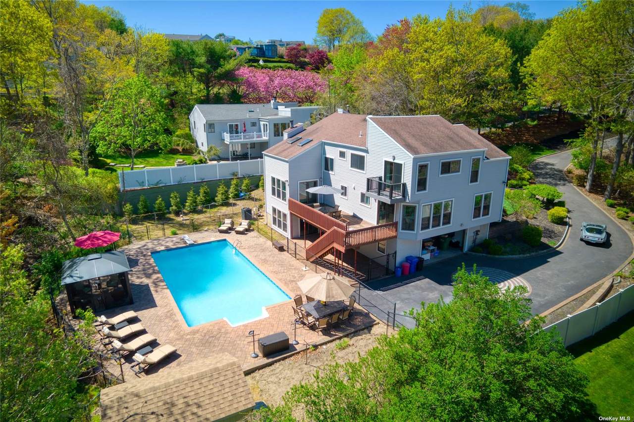38 Roslyn Ct - Photo 1