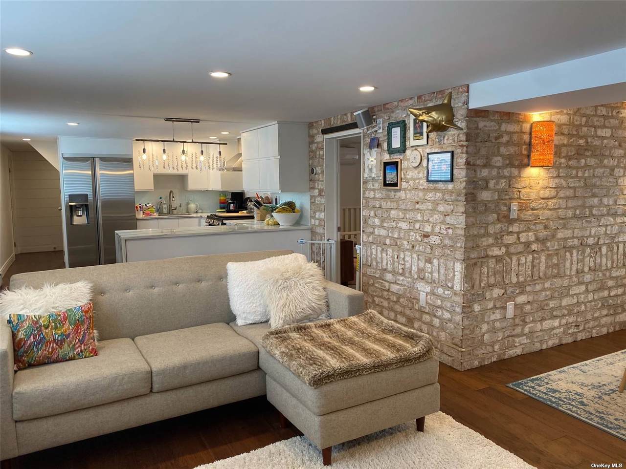 106 Pacific Boulevard - Photo 1