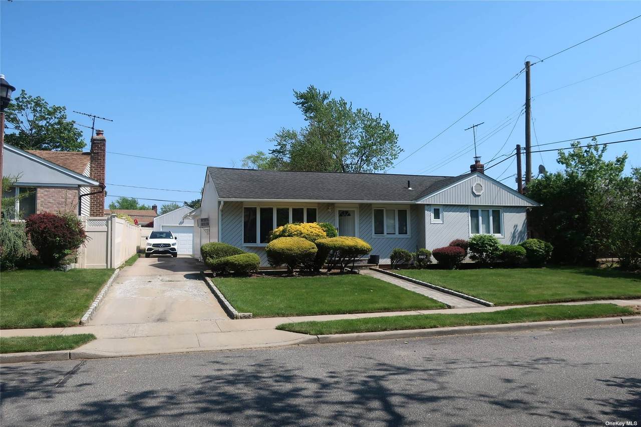 867 Custer Street - Photo 1