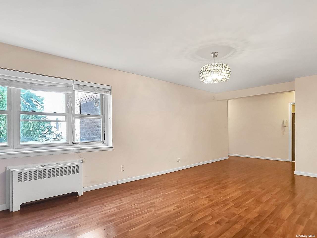144-55 Melbourne Avenue - Photo 1