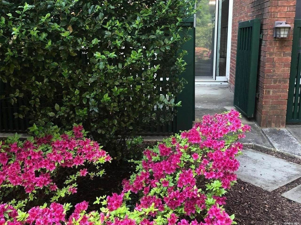 100 Hilton Avenue - Photo 1