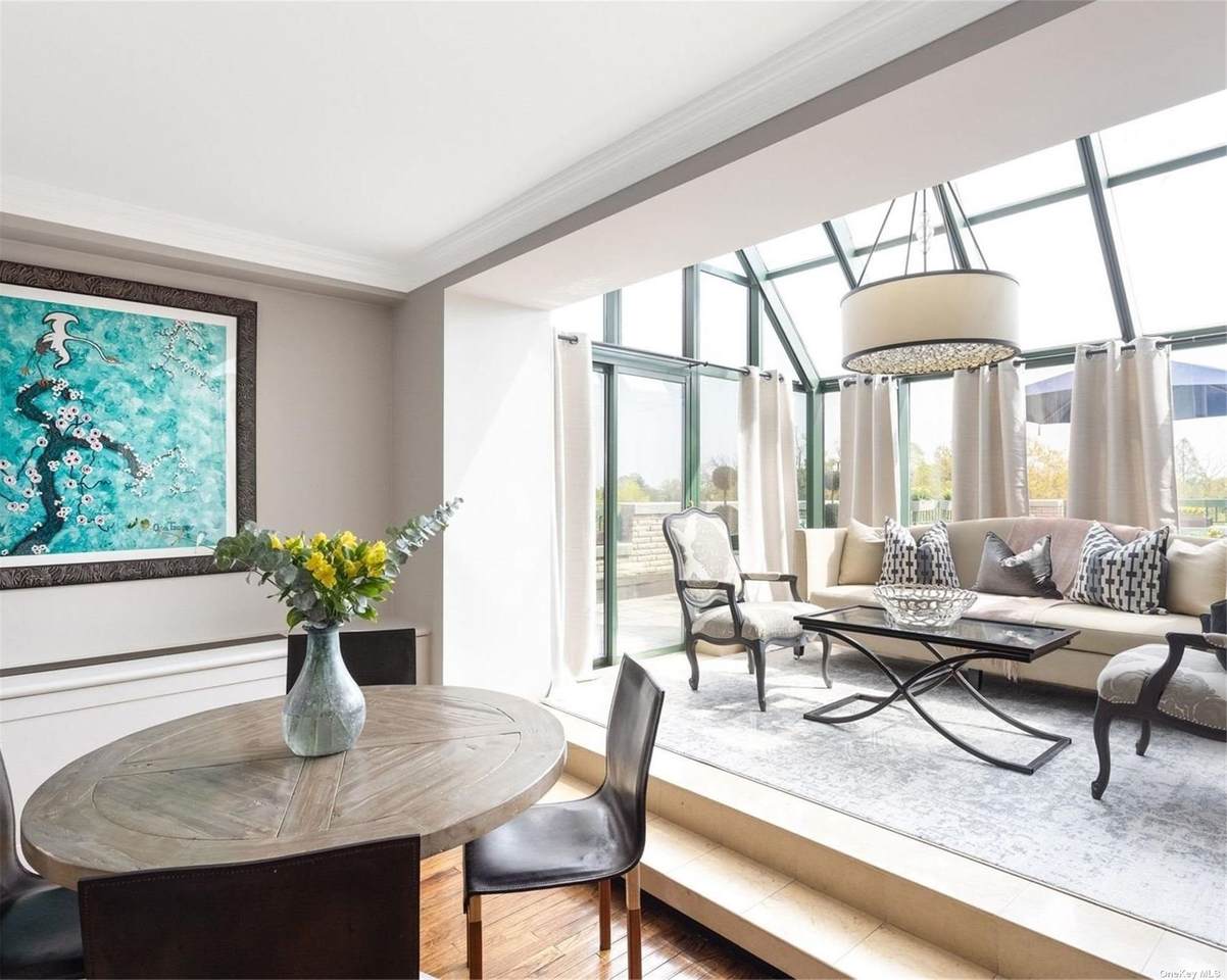 100 Hilton Avenue - Photo 1