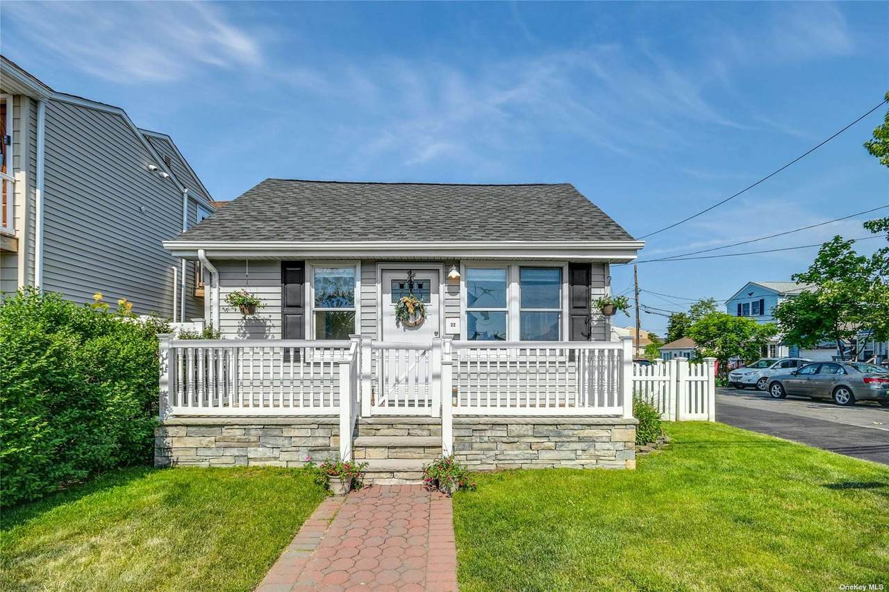 22 West Boulevard - Photo 1