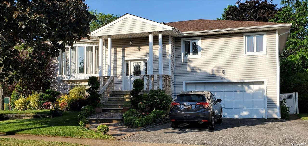 758 Turf Road - Photo 1