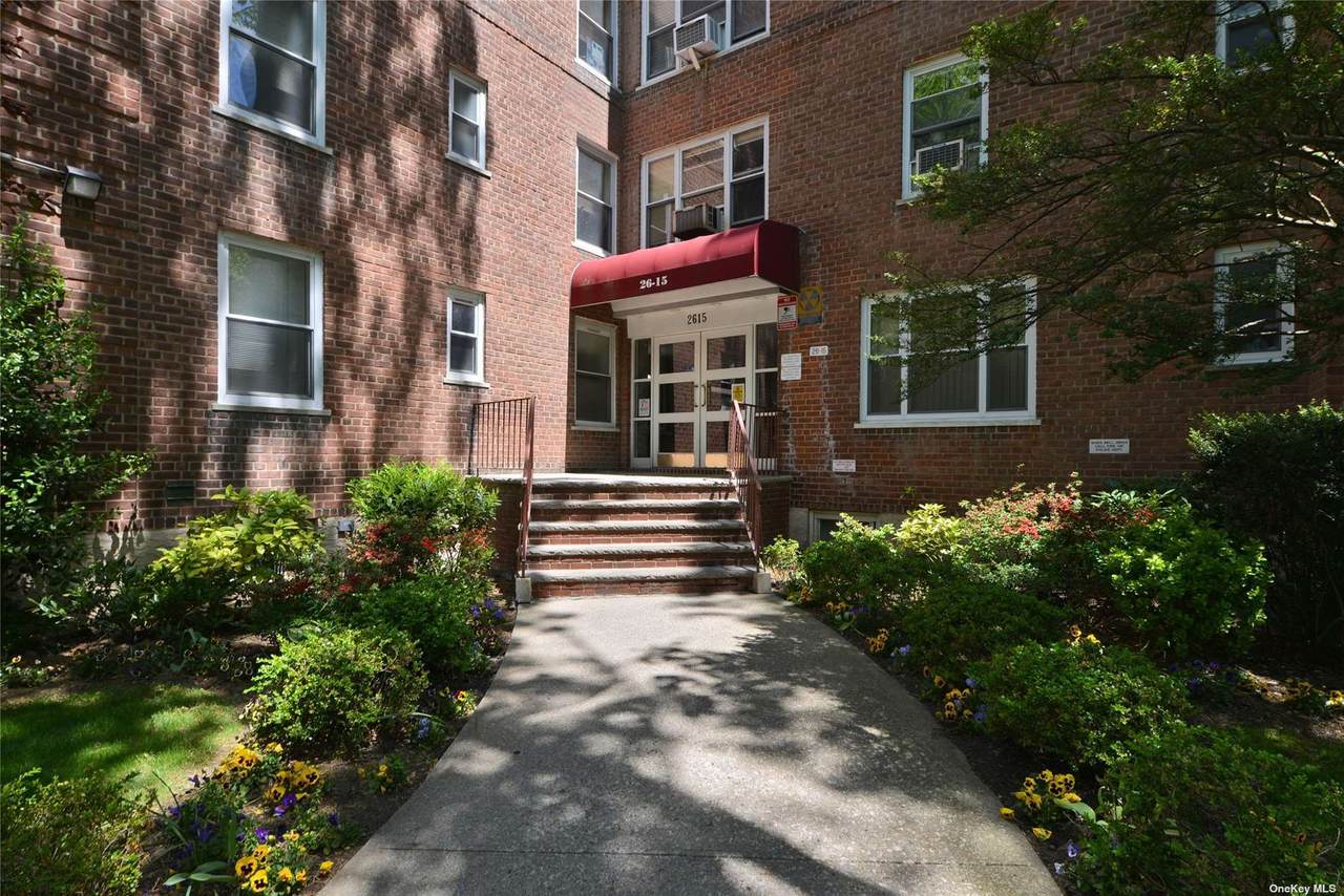 26-15 Parsons Boulevard - Photo 1