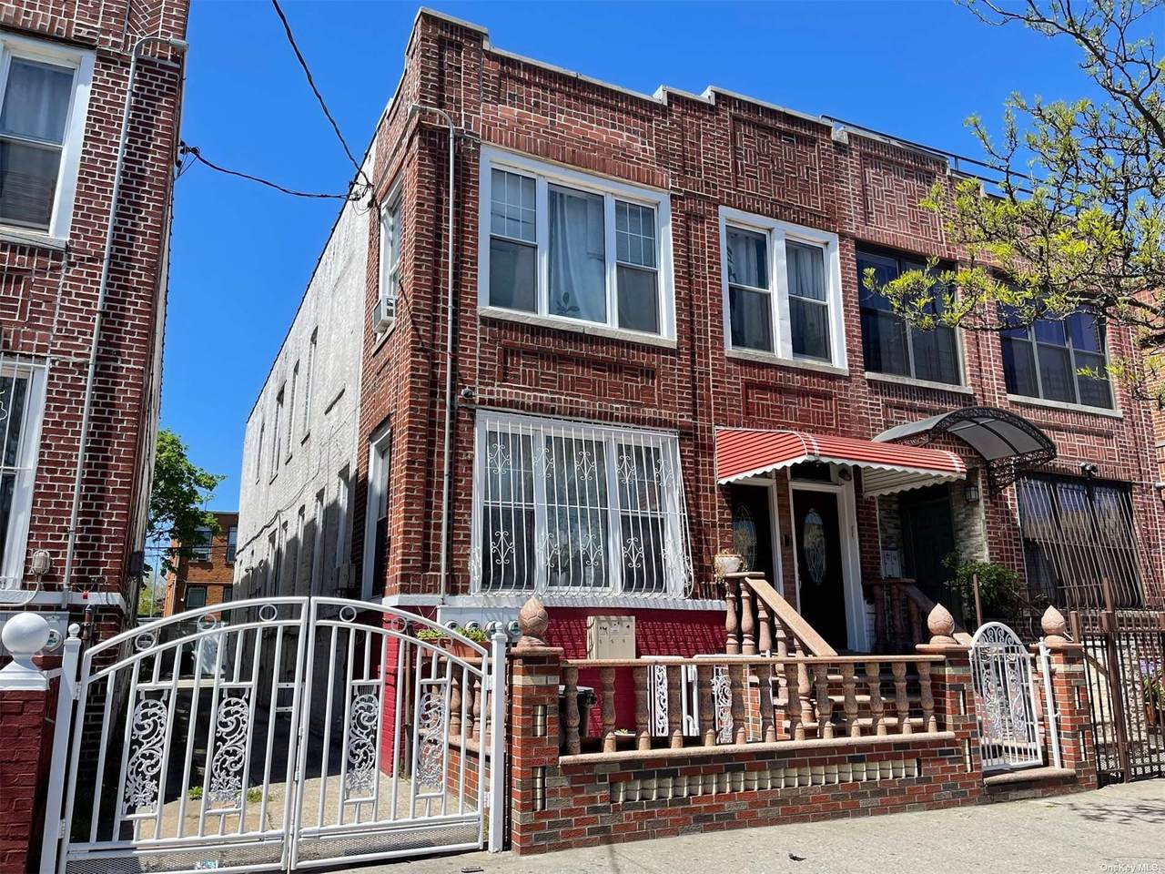 586 Pennsylvania Avenue - Photo 1