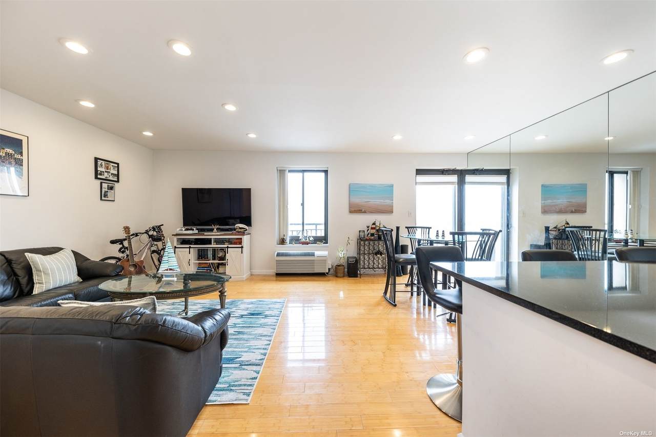 100 Broadway - Photo 1